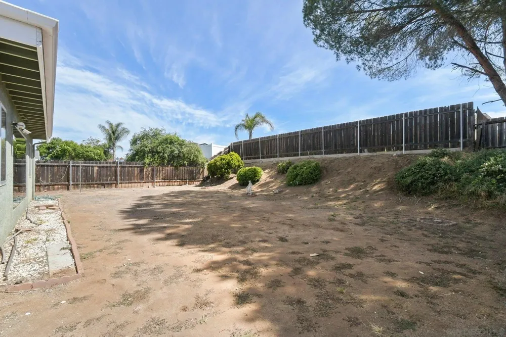 877 Alveda Ave, El Cajon, CA 92019