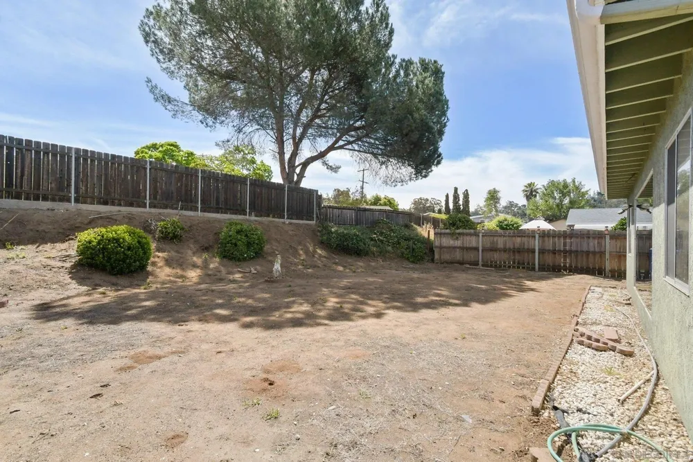 877 Alveda Ave, El Cajon, CA 92019