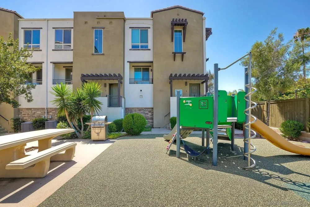 8850 Olive Ln, Santee, CA 92071