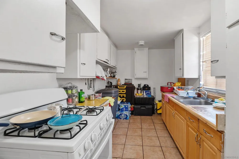 5242 Imperial Ave, San Diego, CA 92114