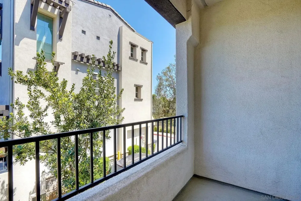 8850 Olive Ln, Santee, CA 92071