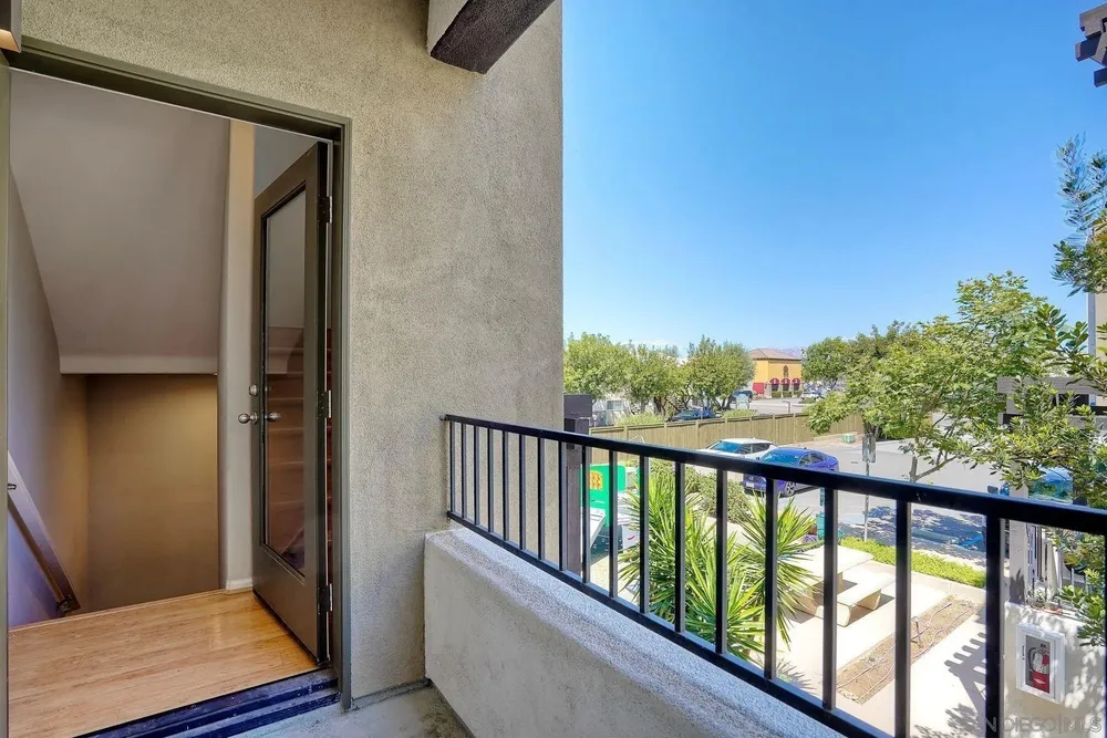 8850 Olive Ln, Santee, CA 92071