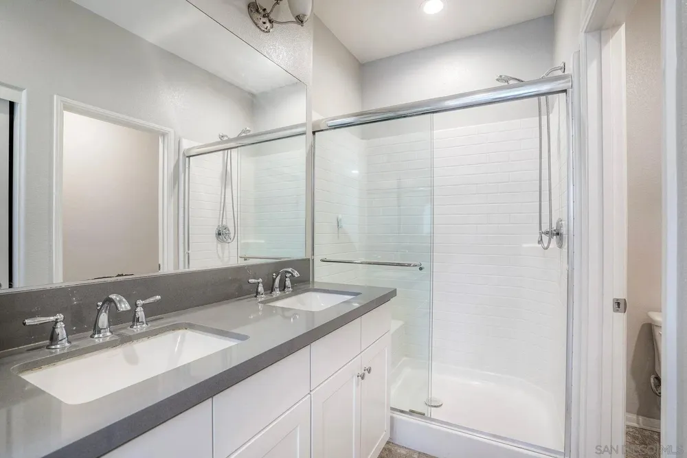 8850 Olive Ln, Santee, CA 92071