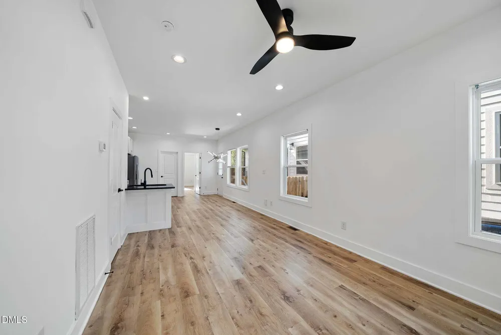 804 Vardaman St, Raleigh, NC 27610