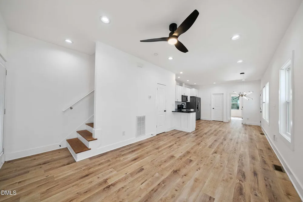 804 Vardaman St, Raleigh, NC 27610