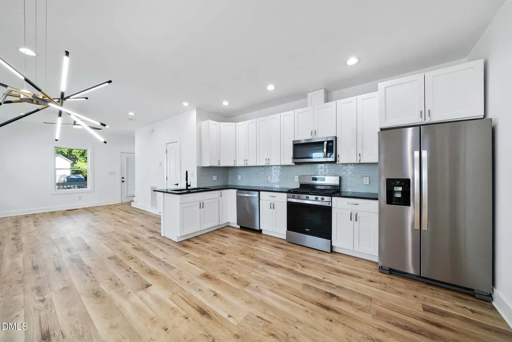 804 Vardaman St, Raleigh, NC 27610