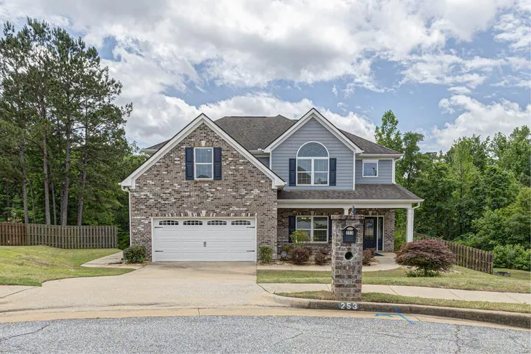 253 Pebblebrook Ln, Columbus, GA 31904