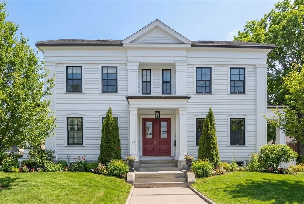 23 Chickatawbut St, Boston, MA 02122
