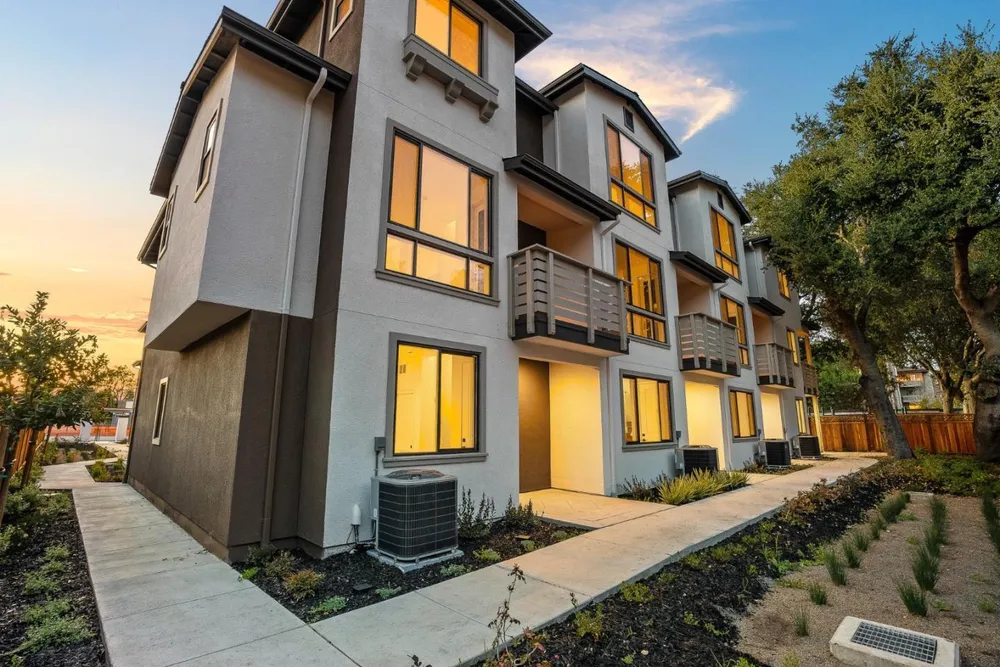 955 Woodside Rd, Redwood City, CA 94061