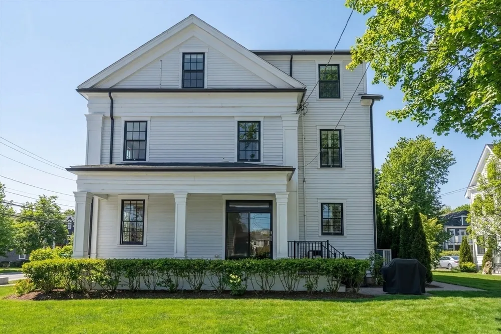23 Chickatawbut St, Boston, MA 02122