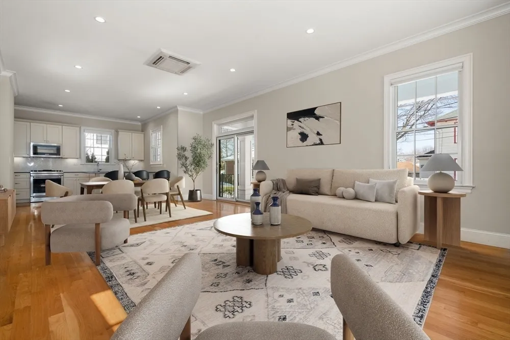 23 Chickatawbut St, Boston, MA 02122