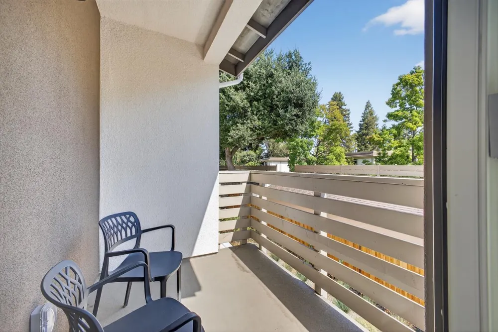 955 Woodside Rd, Redwood City, CA 94061