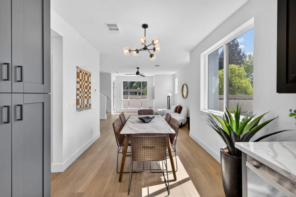 955 Woodside Rd, Redwood City, CA 94061