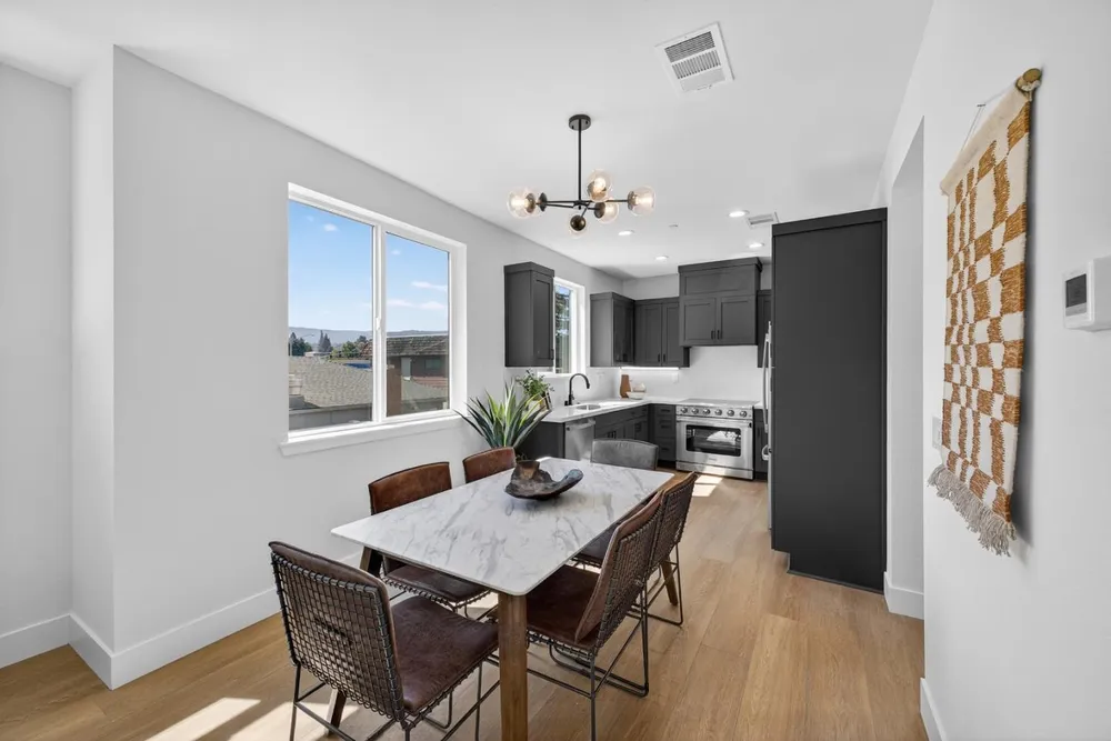 955 Woodside Rd, Redwood City, CA 94061