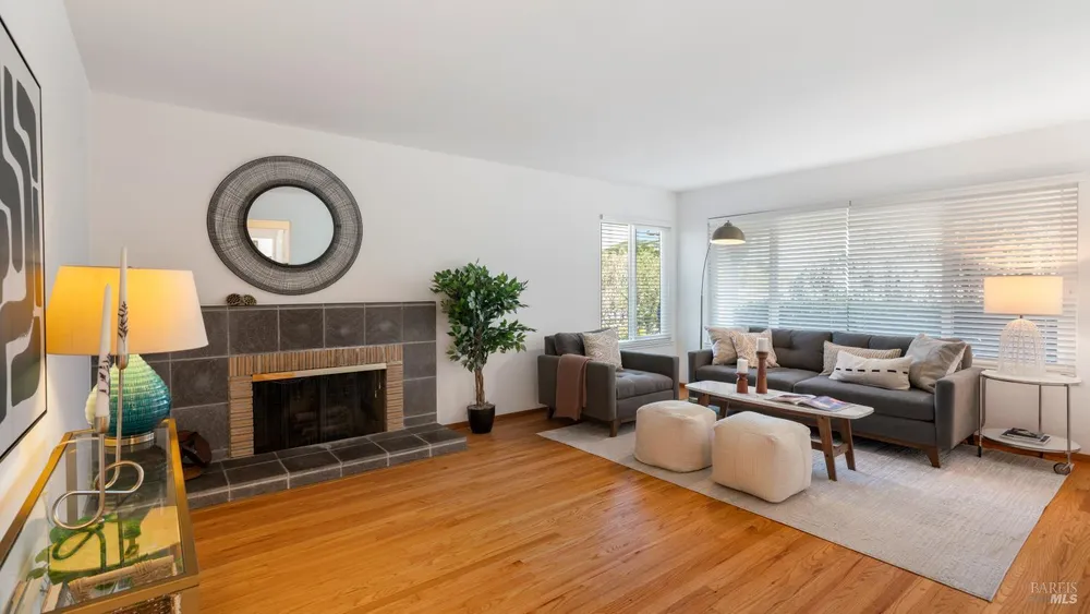 532 Tamarack Dr, San Rafael, CA 94903