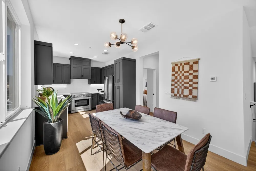 955 Woodside Rd, Redwood City, CA 94061