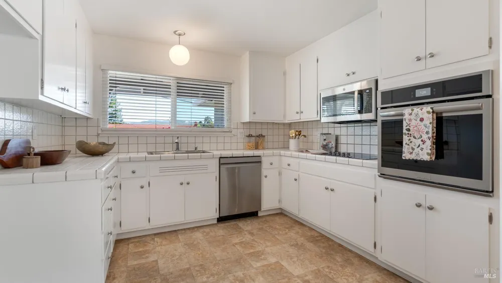 532 Tamarack Dr, San Rafael, CA 94903