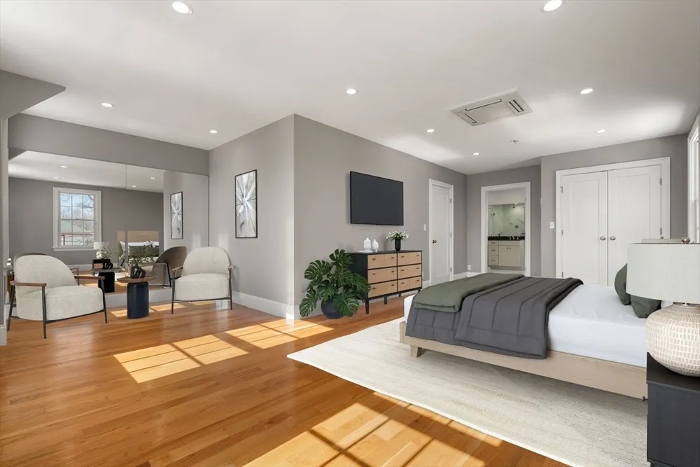 23 Chickatawbut St, Boston, MA 02122