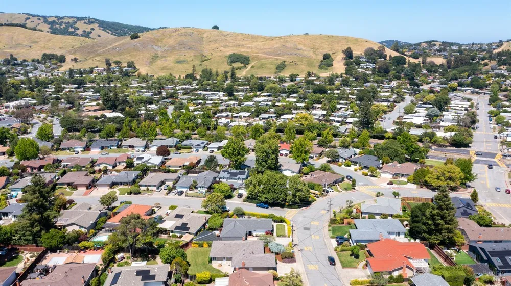 532 Tamarack Dr, San Rafael, CA 94903