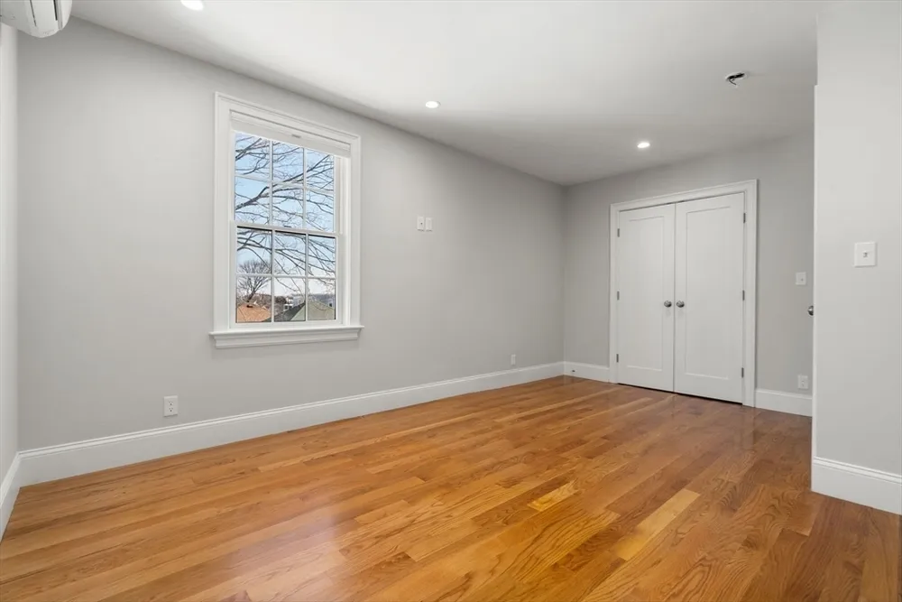 23 Chickatawbut St, Boston, MA 02122