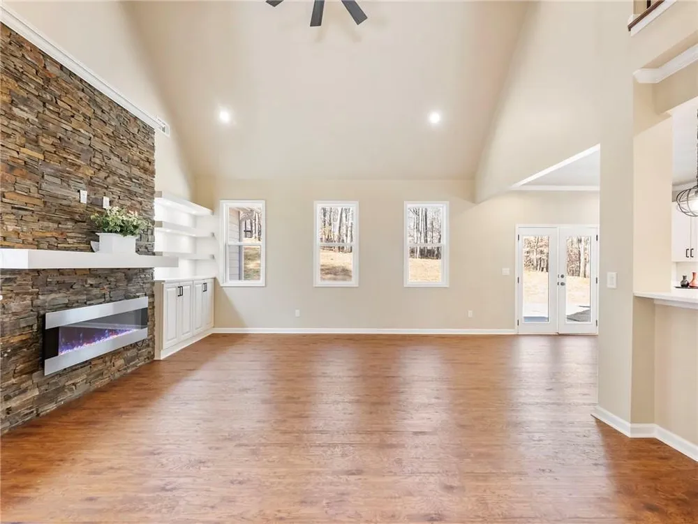 912 Westwood Ln, Winder, GA 30680