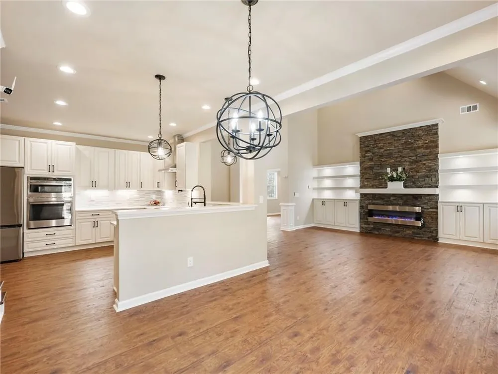 912 Westwood Ln, Winder, GA 30680