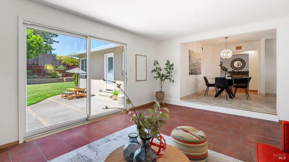 532 Tamarack Dr, San Rafael, CA 94903