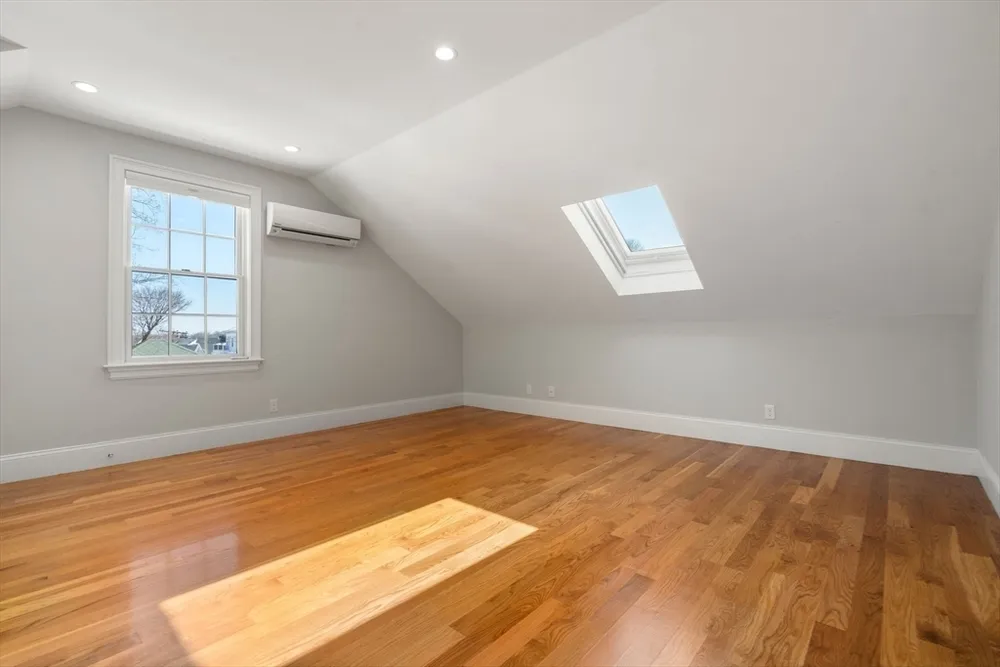 23 Chickatawbut St, Boston, MA 02122