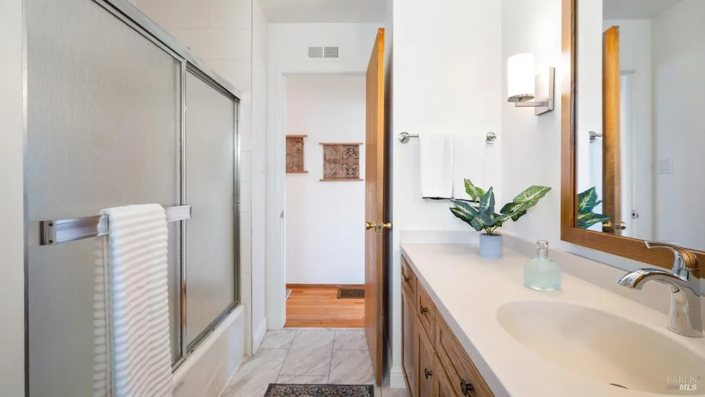 532 Tamarack Dr, San Rafael, CA 94903