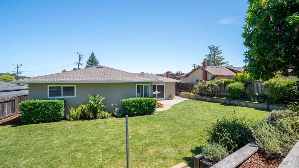532 Tamarack Dr, San Rafael, CA 94903
