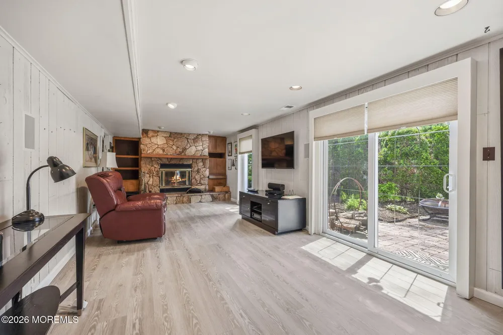 7 Kilmer Dr, Manalapan, NJ 07726