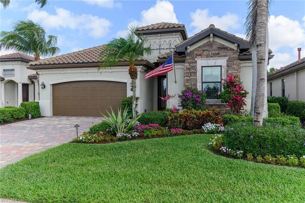 2926 Aviamar Circle, Naples, FL 34114