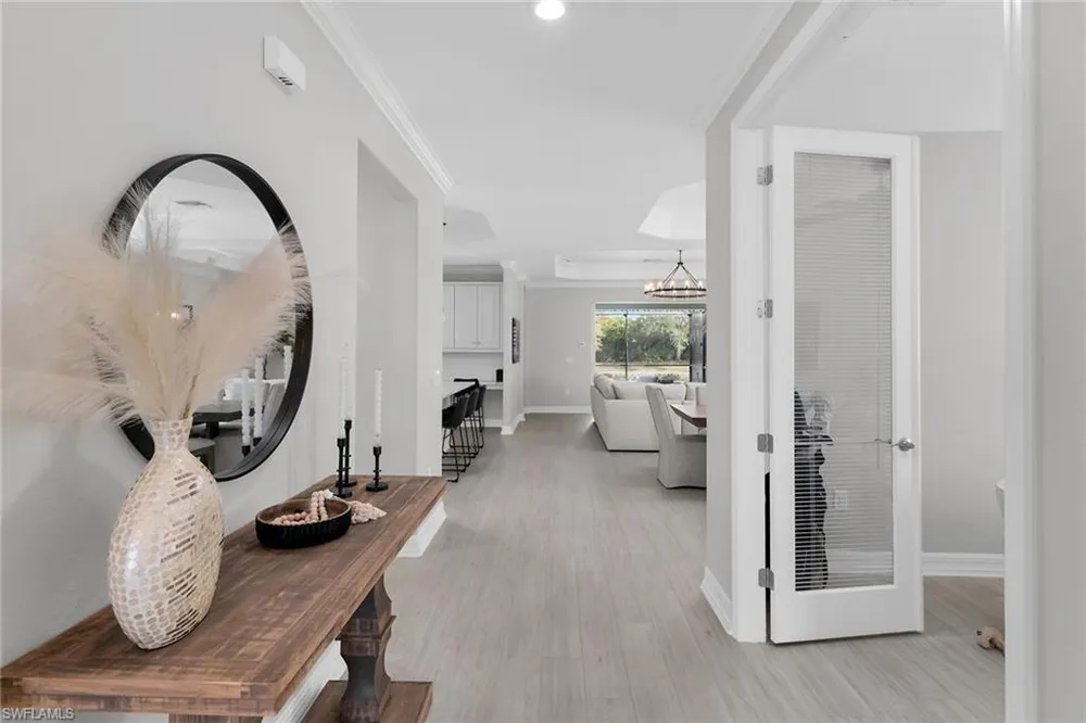 2926 Aviamar Circle, Naples, FL 34114