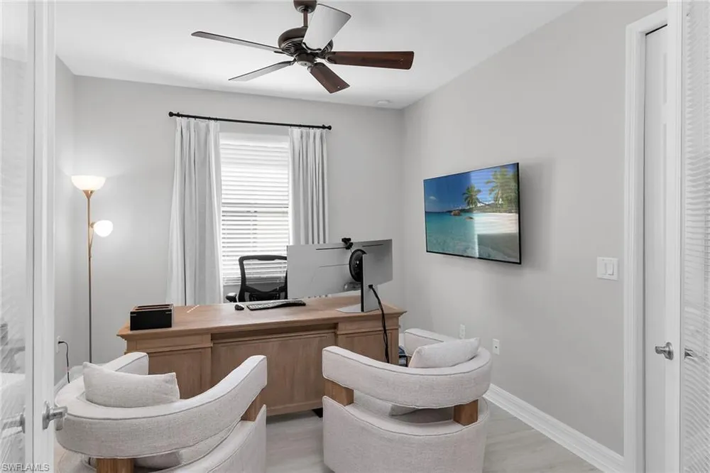 2926 Aviamar Circle, Naples, FL 34114