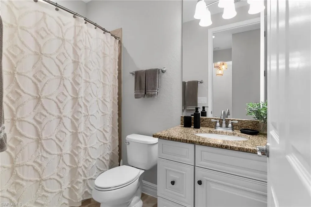 2926 Aviamar Circle, Naples, FL 34114