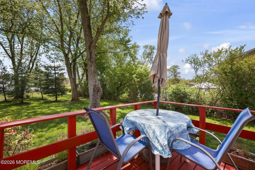 7 Kilmer Dr, Manalapan, NJ 07726