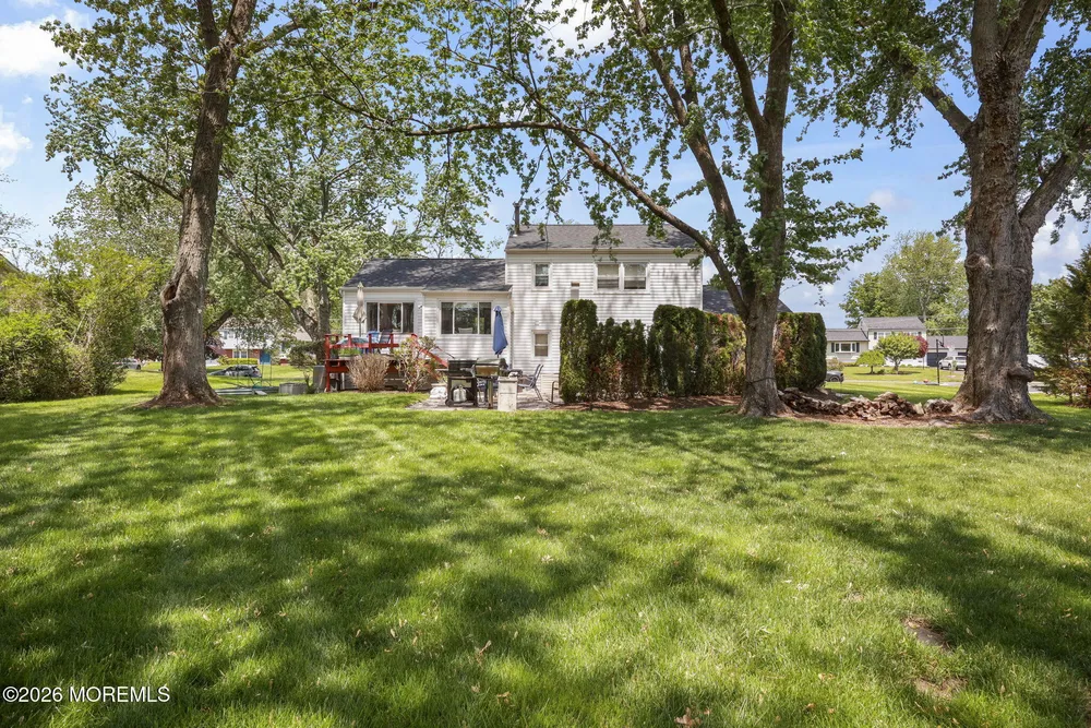 7 Kilmer Dr, Manalapan, NJ 07726