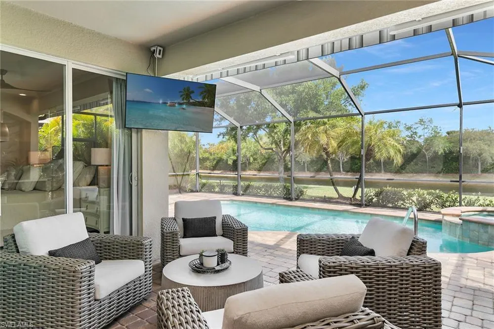 2926 Aviamar Circle, Naples, FL 34114