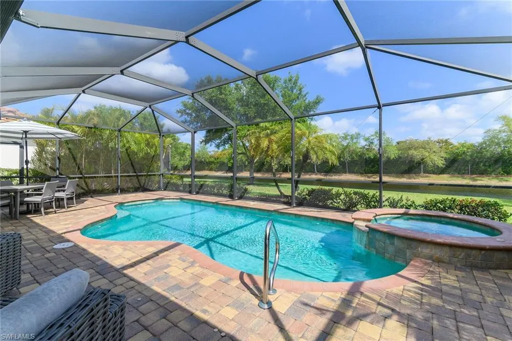 2926 Aviamar Circle, Naples, FL 34114