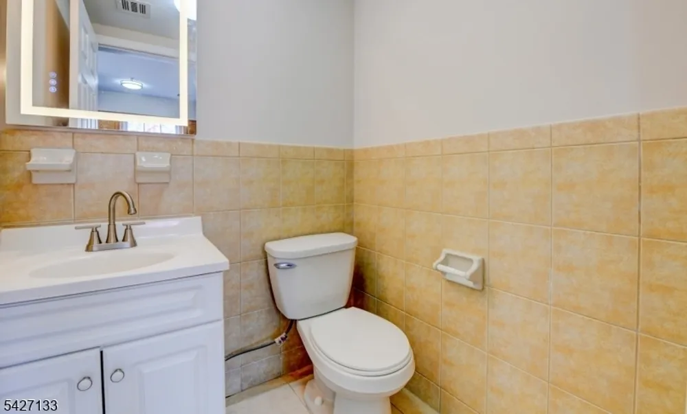 15-21 Oraton St, Newark, NJ 07104