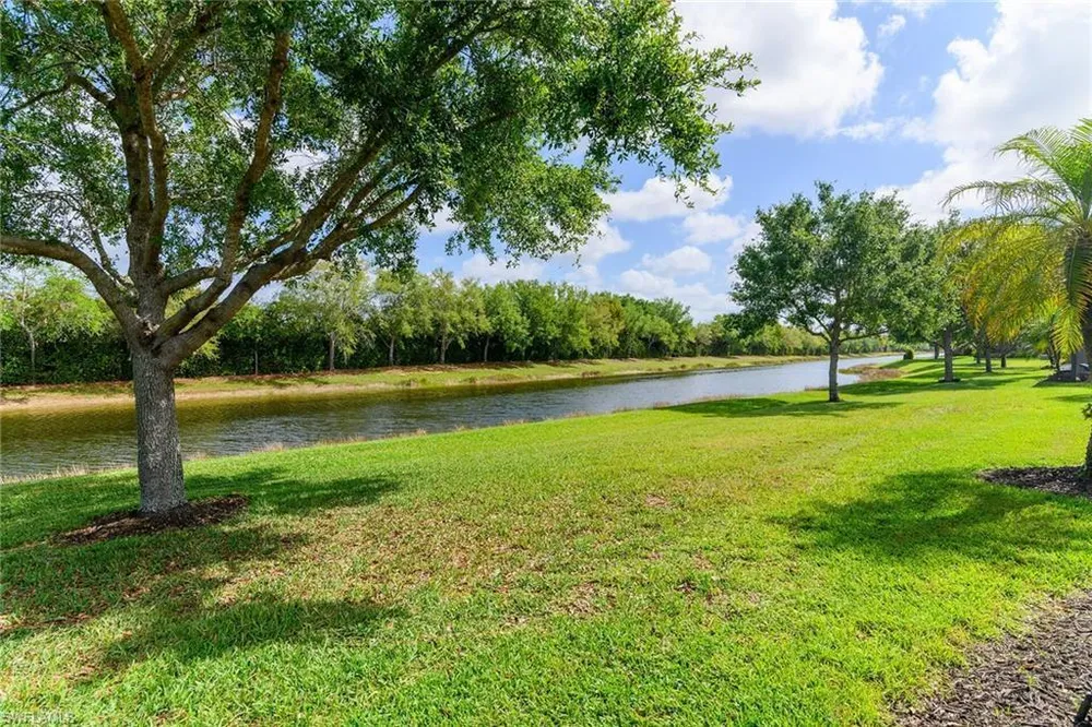2926 Aviamar Circle, Naples, FL 34114