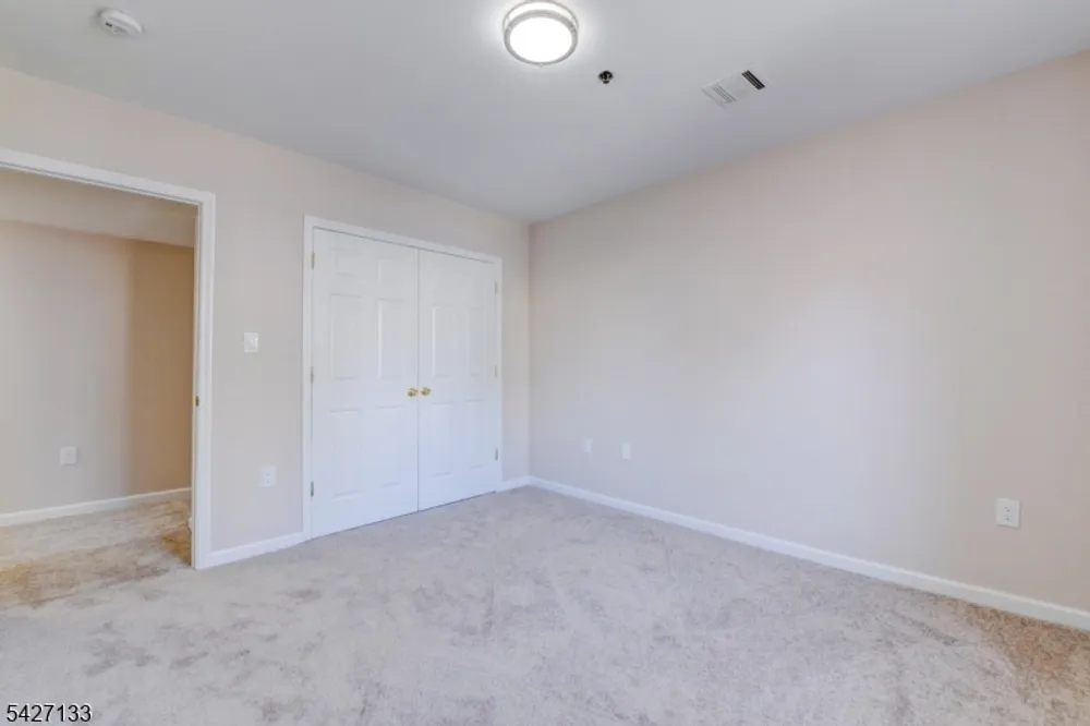 15-21 Oraton St, Newark, NJ 07104