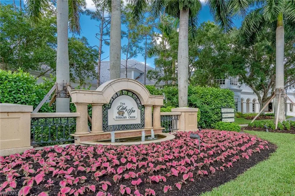 2926 Aviamar Circle, Naples, FL 34114