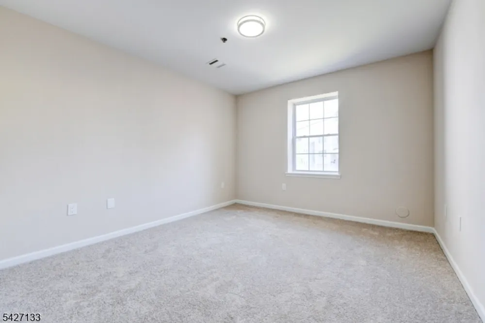 15-21 Oraton St, Newark, NJ 07104