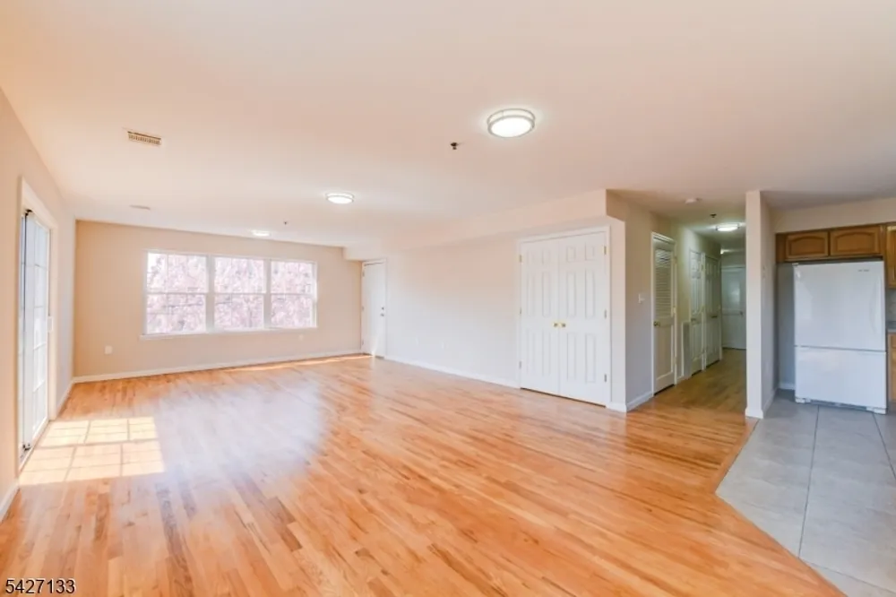 15-21 Oraton St, Newark, NJ 07104