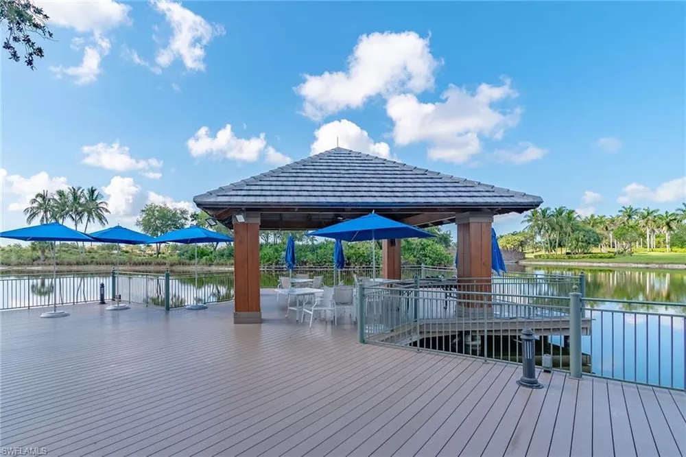2926 Aviamar Circle, Naples, FL 34114