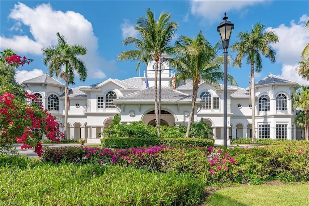 2926 Aviamar Circle, Naples, FL 34114