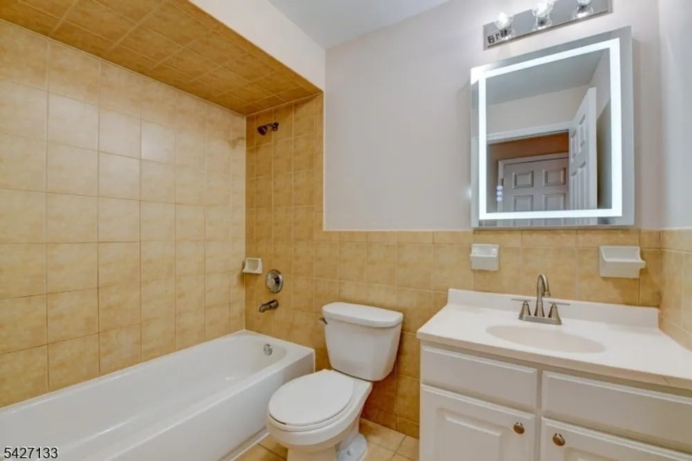 15-21 Oraton St, Newark, NJ 07104