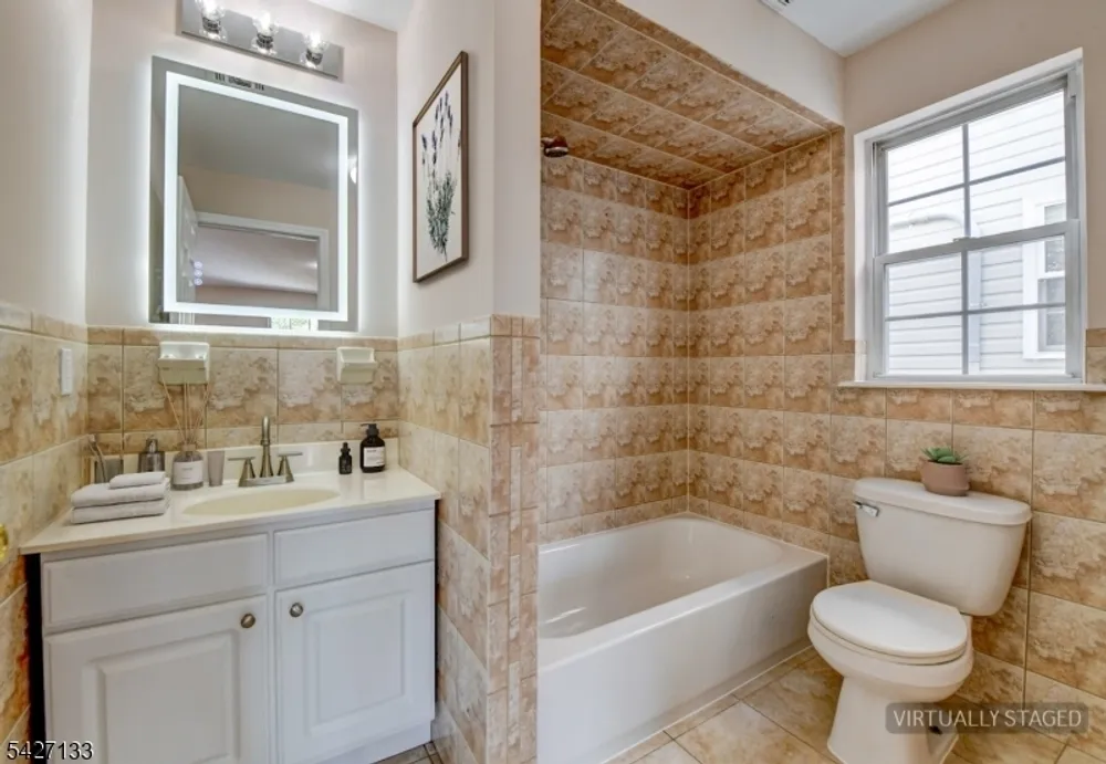 15-21 Oraton St, Newark, NJ 07104