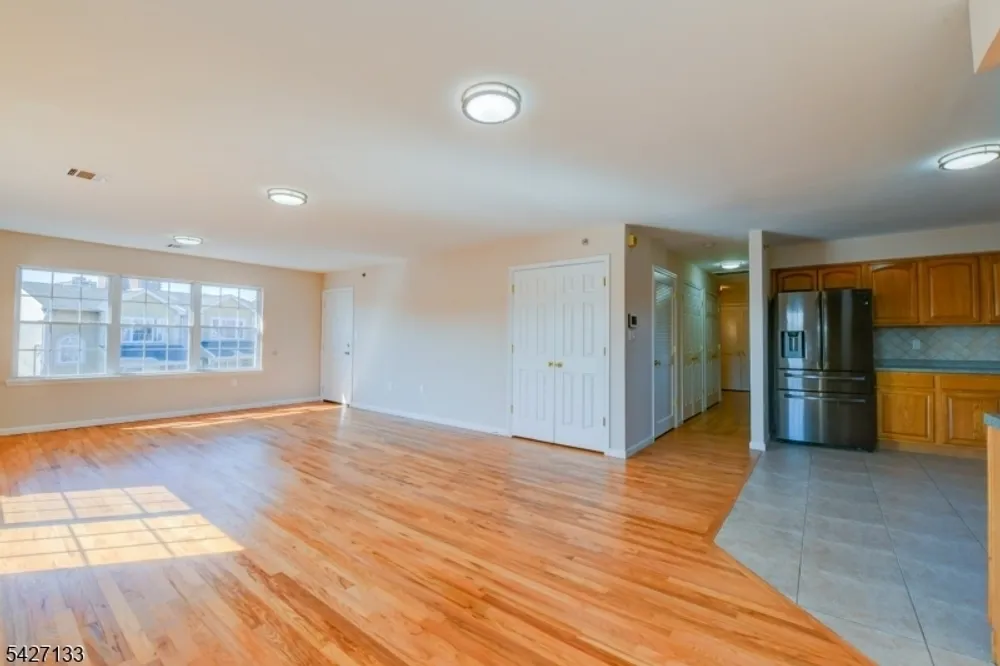 15-21 Oraton St, Newark, NJ 07104